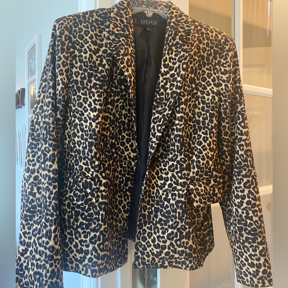 Kasper Women's Long Sleeve Animal Print Jacket Size 6 Petite